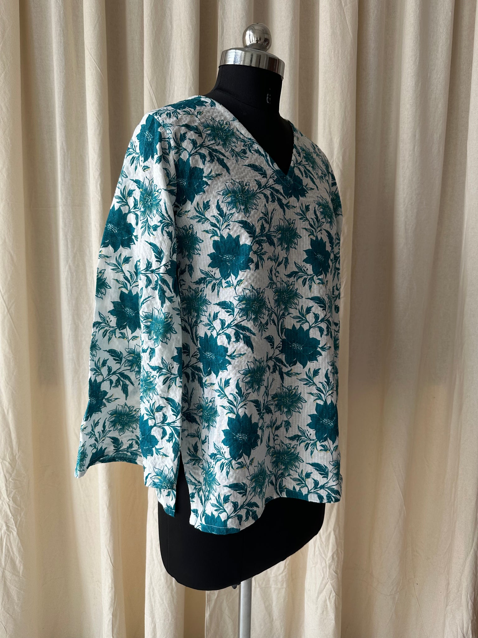 Flared sleeves tunic (kantha fabric)