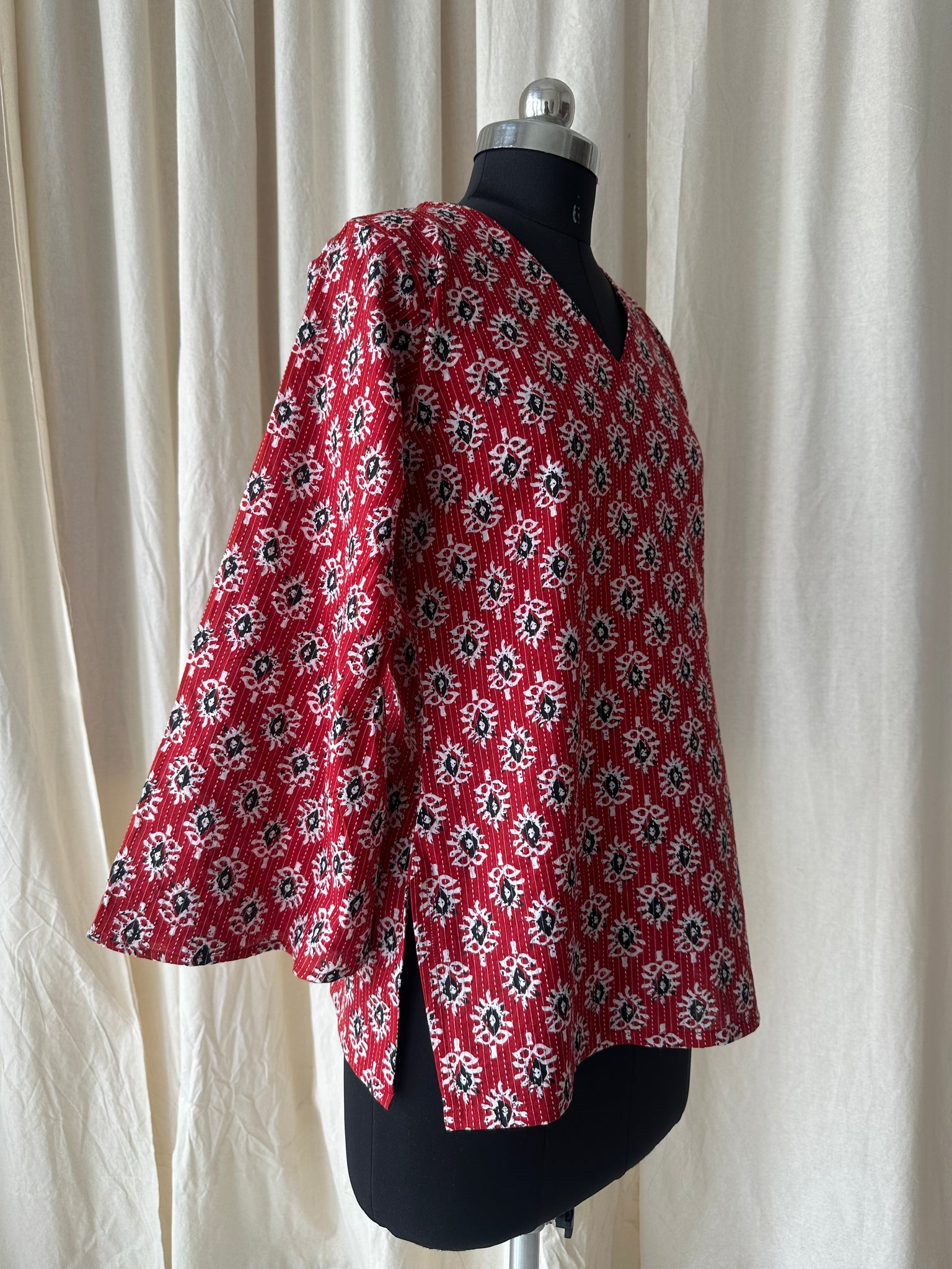 Flared sleeves tunic (kantha fabric)