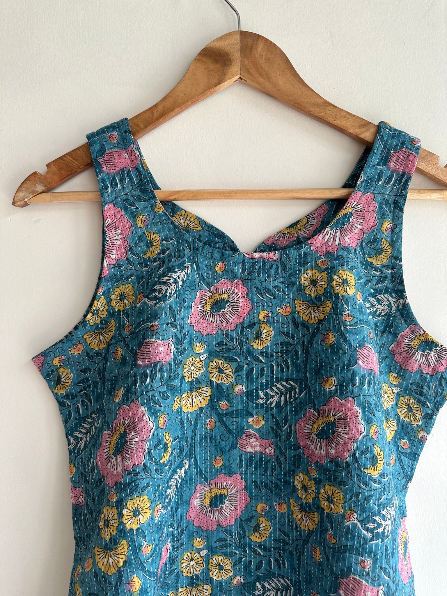 Sleeveless kurti