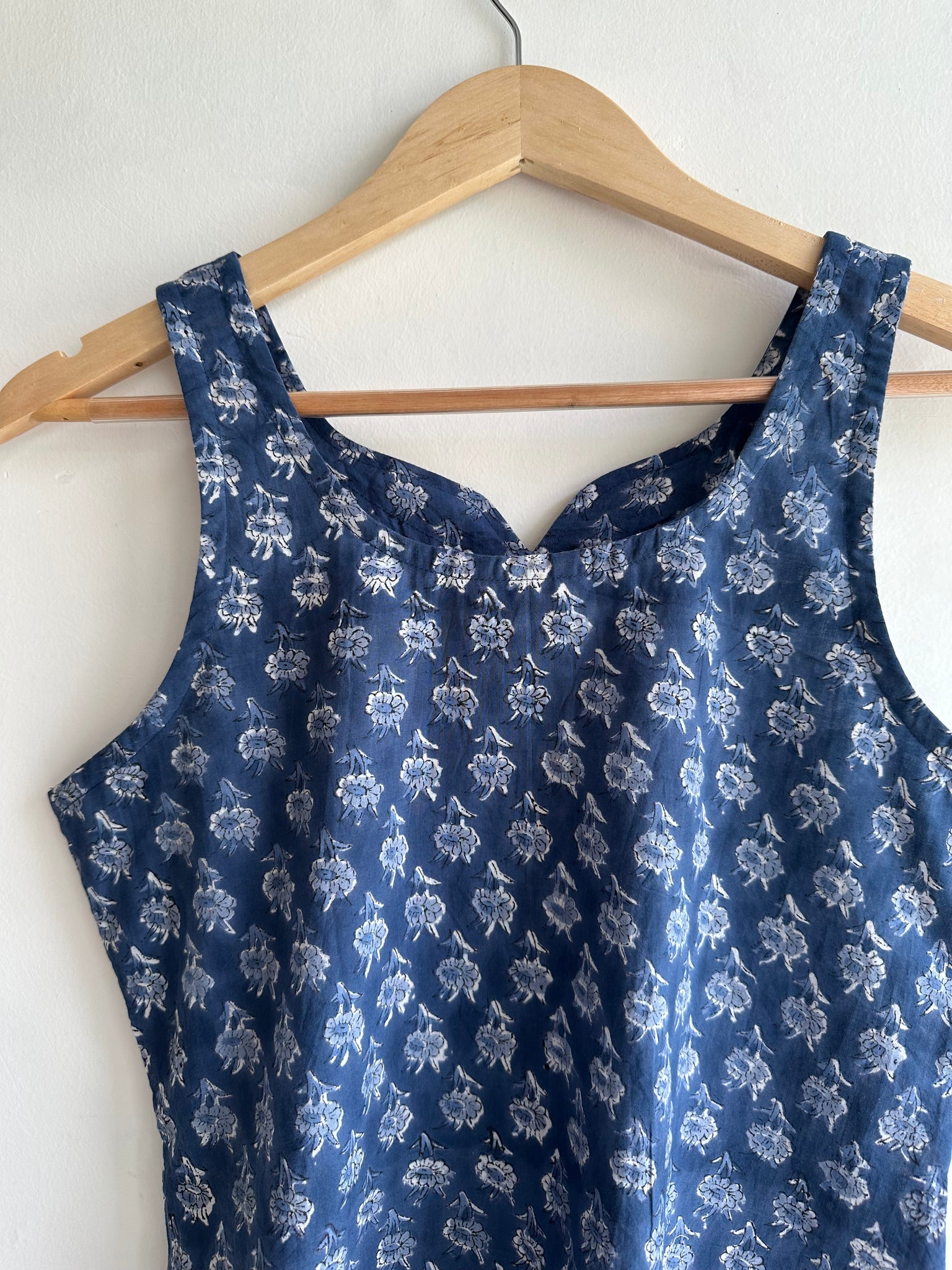 Sleeveless kurti