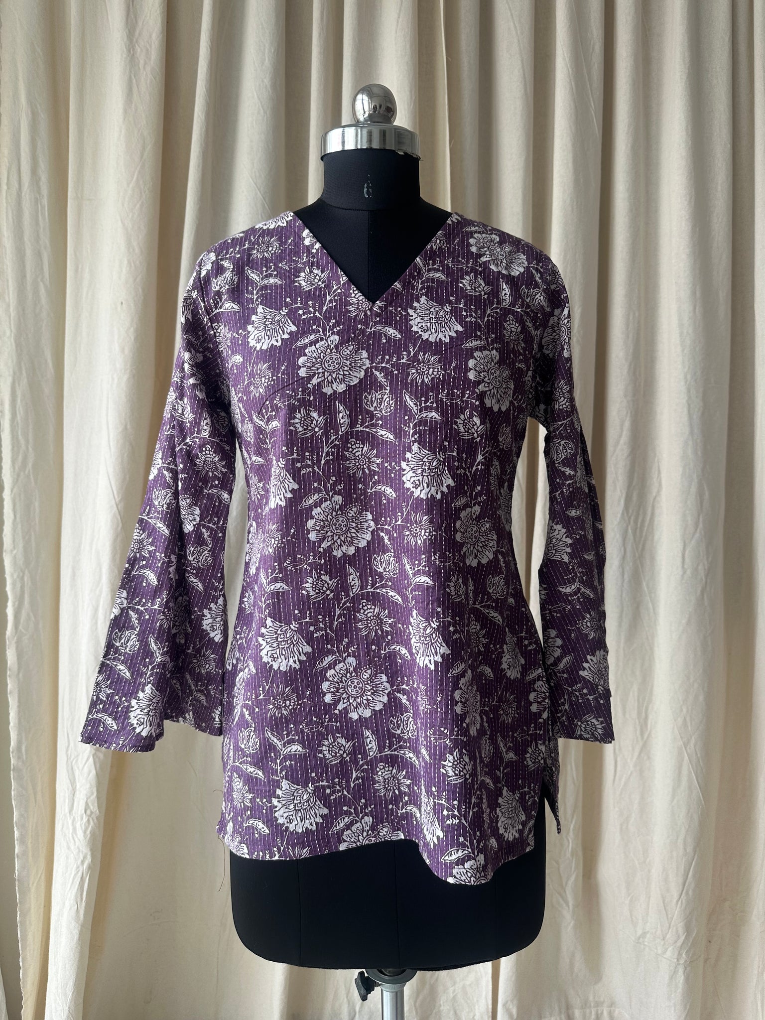 Flared sleeves tunic (kantha fabric)