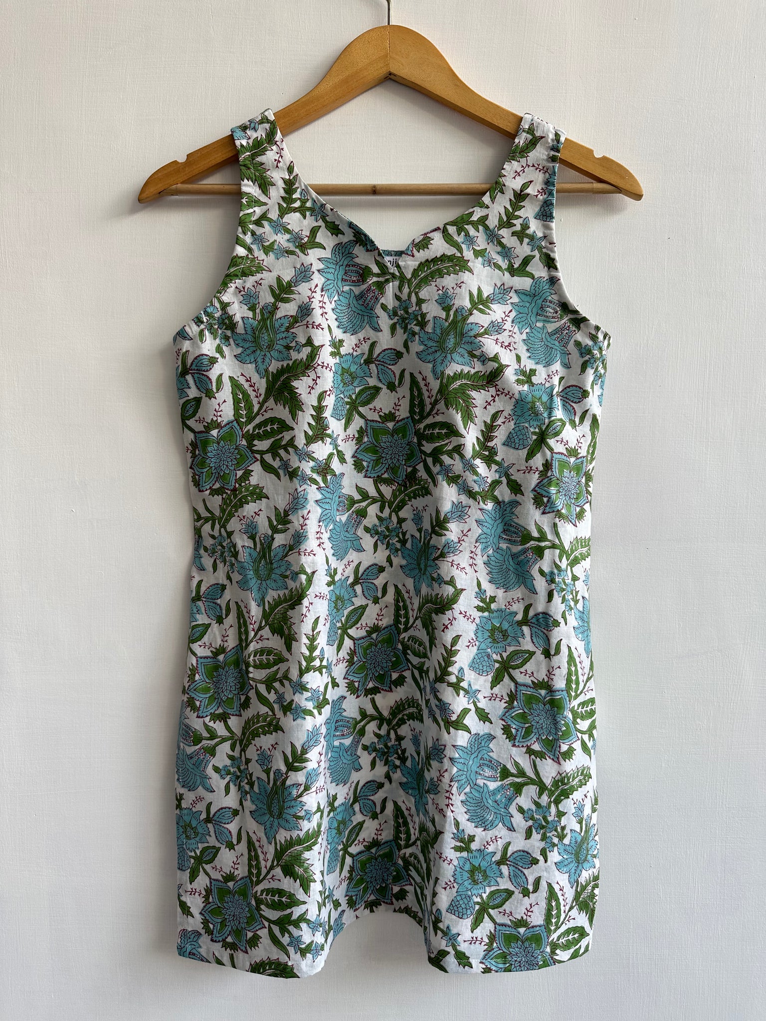 Sleeveless kurti